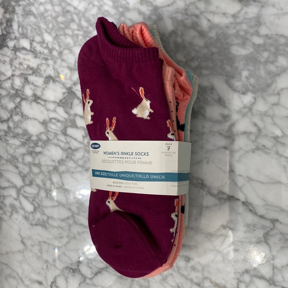 6 Pack Woman Ankle Socks One Size. Multi Patterns.BNWT - Picture 1 of 3